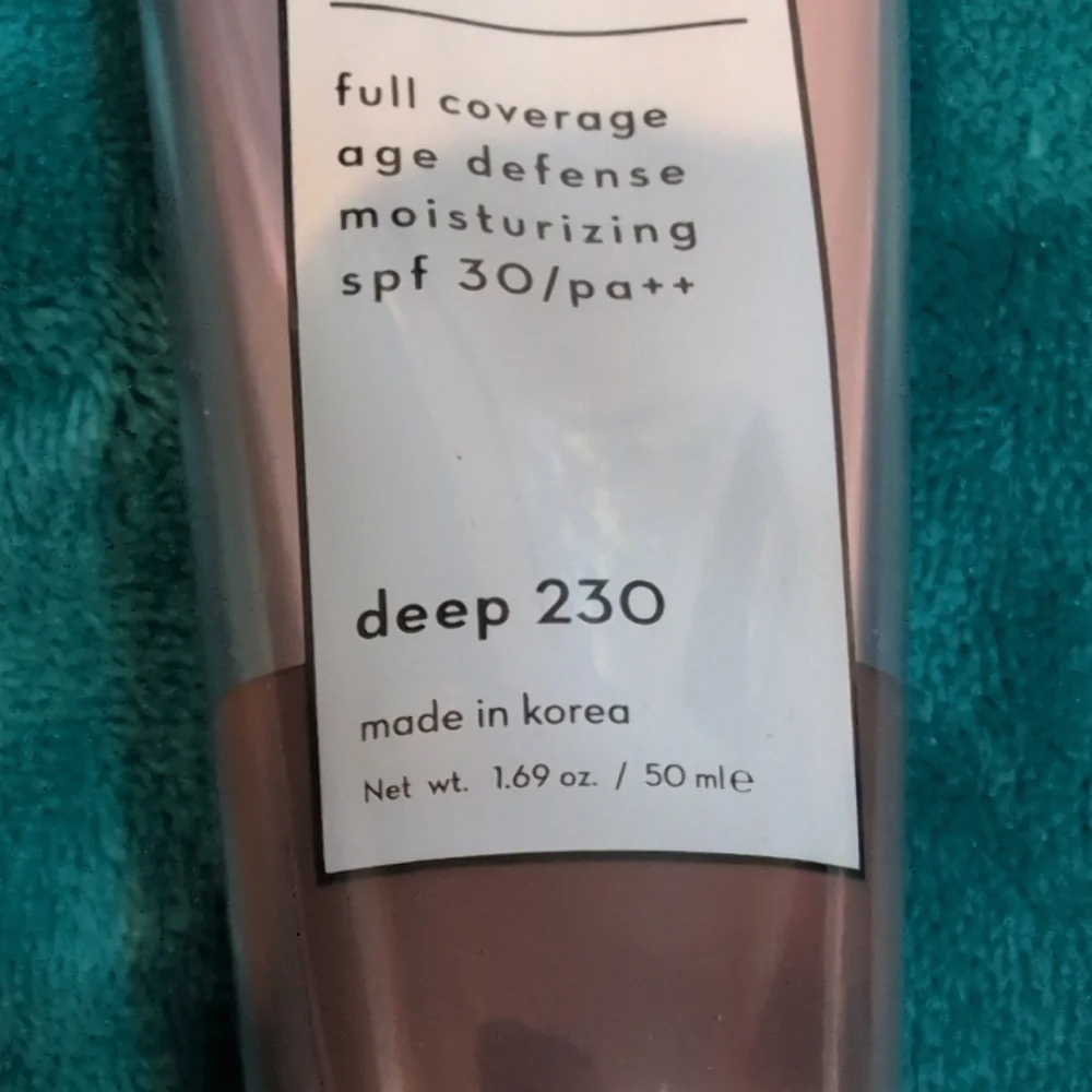 The Crème Shop CC Crème - Deep 230 SPF30 Foundation Sealed